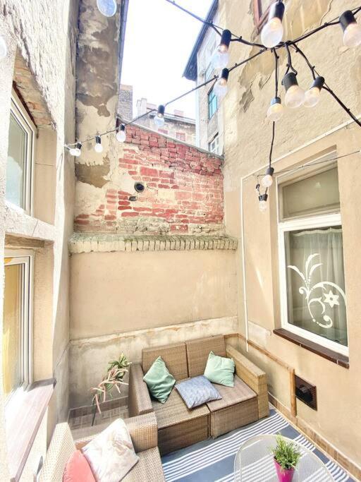 Stay Cool! Apartment With Sauna And Private Garden ブダペスト エクステリア 写真