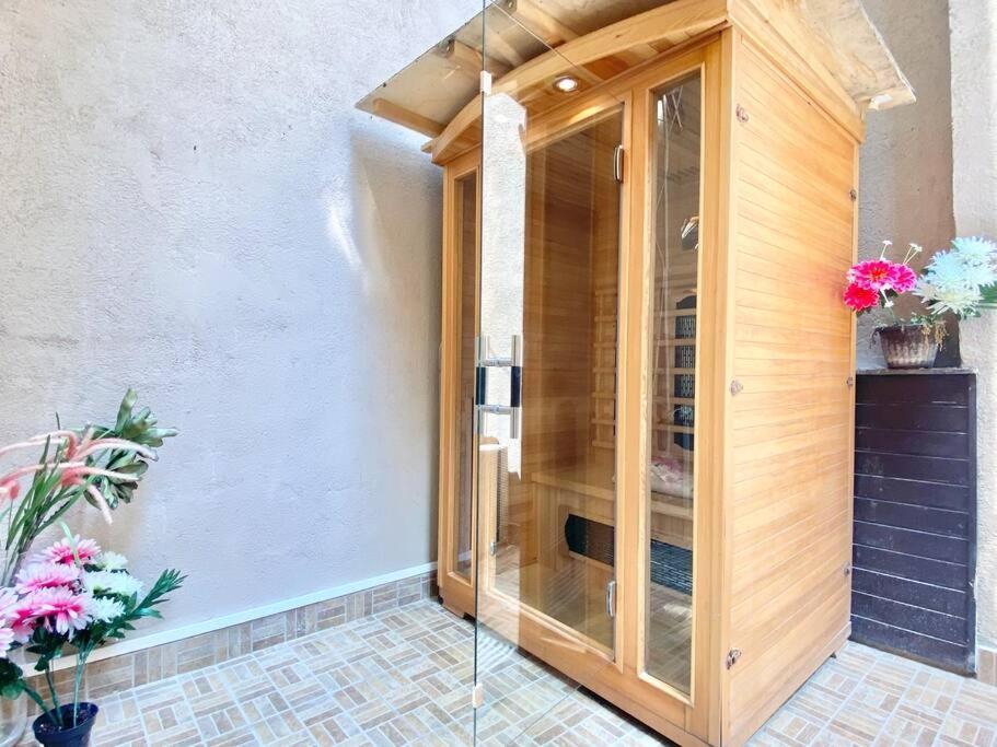 Stay Cool! Apartment With Sauna And Private Garden ブダペスト エクステリア 写真