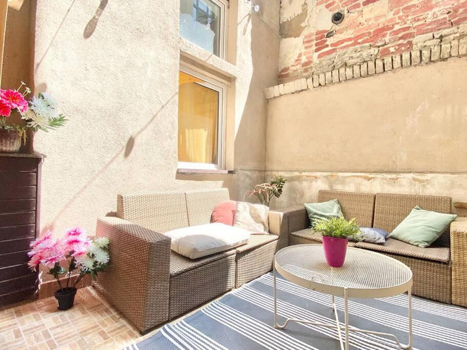 Stay Cool! Apartment With Sauna And Private Garden ブダペスト エクステリア 写真
